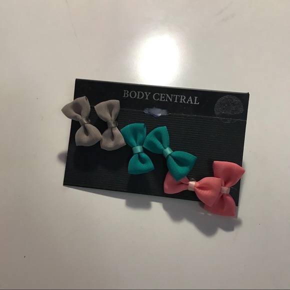 🥑Bow stud Earring set🥑 - Picture 2 of 3